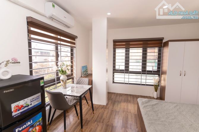 Cho Thuê CCMN 445 Nguyễn Khang Cầu Giấy 25m2 Studio Thang Máy Cửa Sổ Đón Nắng View Hồ TM - 1