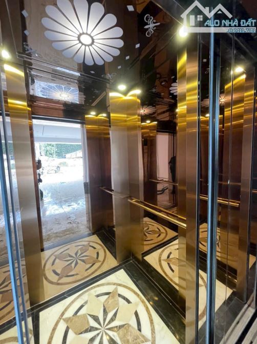 Bán nhà Tư Đình gần Minh Tâm, 8 tầng thang máy, Gara, ô tô dừng đỗ, nhỉnh 17 chút - 1