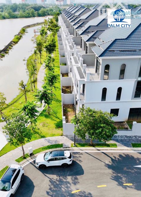 Bán biệt thự view sông giá tốt nhất diện tích 10x25m, dự án Palm Marina quận 9 - 1