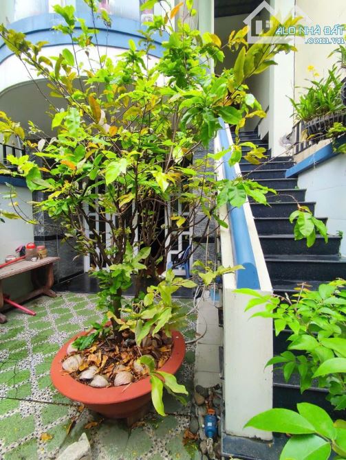 NHÀ ĐẸP 4 TẦNG QUẬN 7- 5 PHÒNG NGỦ 5WC - HƠN 100M2 CHỈ 8,5 TỶ - 1