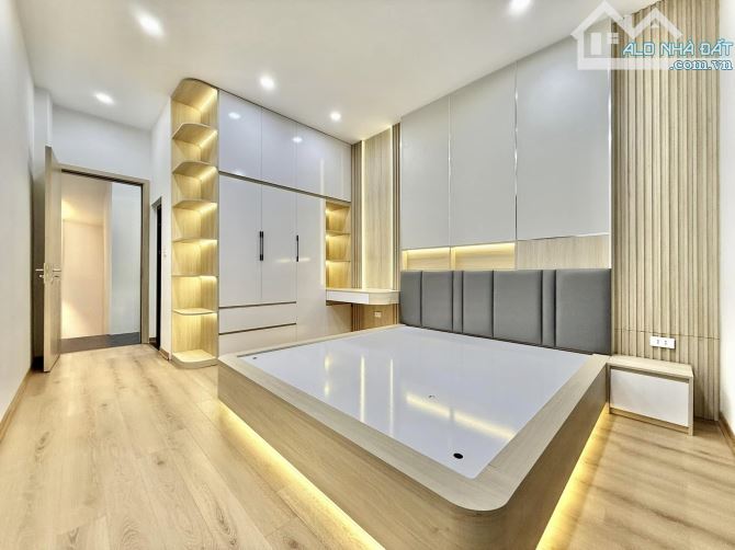 Bán nhà Minh Khai lô góc ba thoáng 6 tầng full nội thất, thang máy nhập khẩu, 40m2 8.35 tỷ - 2