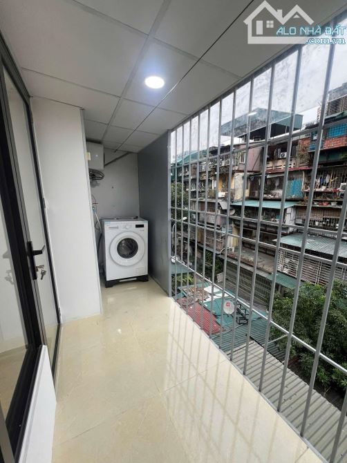 Bán tập thể B2, Nghĩa Tân, Cầu Giấy: 70m, 2 ngủ, 2 vệ sinh. Giá: 3,66 tỷ - 2