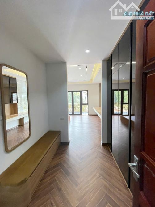 Bán nhà Tư Đình gần Minh Tâm, 8 tầng thang máy, Gara, ô tô dừng đỗ, nhỉnh 17 chút - 3