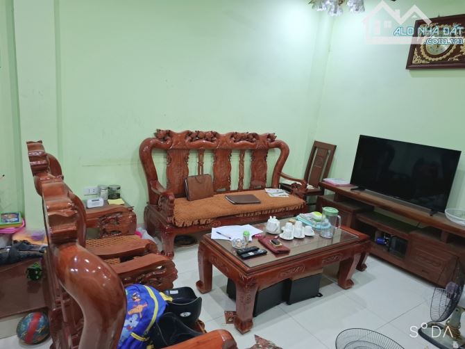 BÁN NHÀ  TRUNG TÂM QUẬN CẦU GIẤY 47M 4 TẦNG DÂN XÂY CHỦ THIỆN TRÍ BÁN SỔ VUÔNG VẮN NHỈNH 7 - 4