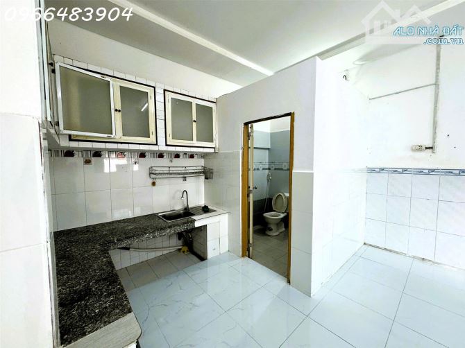 Cho thuê nhà 80m2 2pn có sân để ô tô đường 11 - Trường Thọ - 6