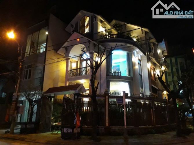 🌹🌹 🌹  BÁN VILLA LÔ GÓC 4 TẦNG – GẦN BIỂN PHẠM VĂN ĐỒNG – SƠN TRÀ – 159.2M² ♦♦   •