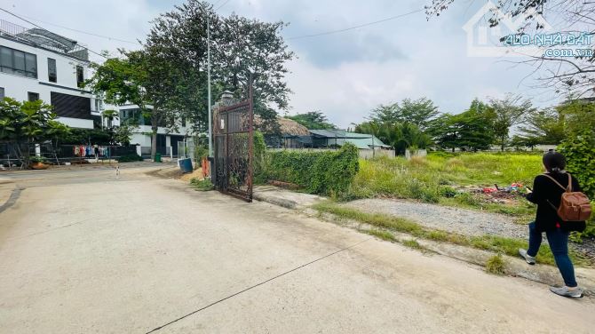 Bán 1000m² Đất,đường Nguyễn Duy Trinh Quận 9 giá 35 tỷ. - Diện tích sổ 1061m²