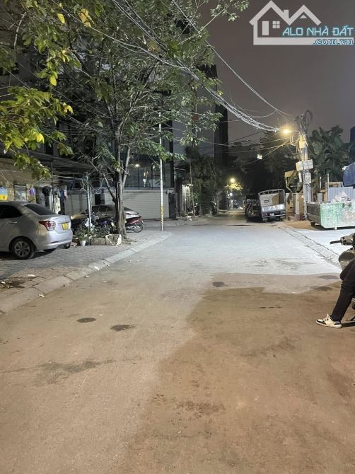 ĐẤT PHÂN LÔ LÊ QUANG ĐẠO GẦN SÂN VẬN ĐỘNG MỸ ĐÌNH