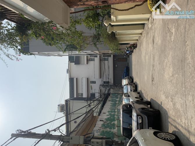 Bán nhà phân lô Xuân Thuỷ 35m2, 5 tầng lô góc, ngõ oto dừng đỗ, kinh doanh, giá 10 tỷ