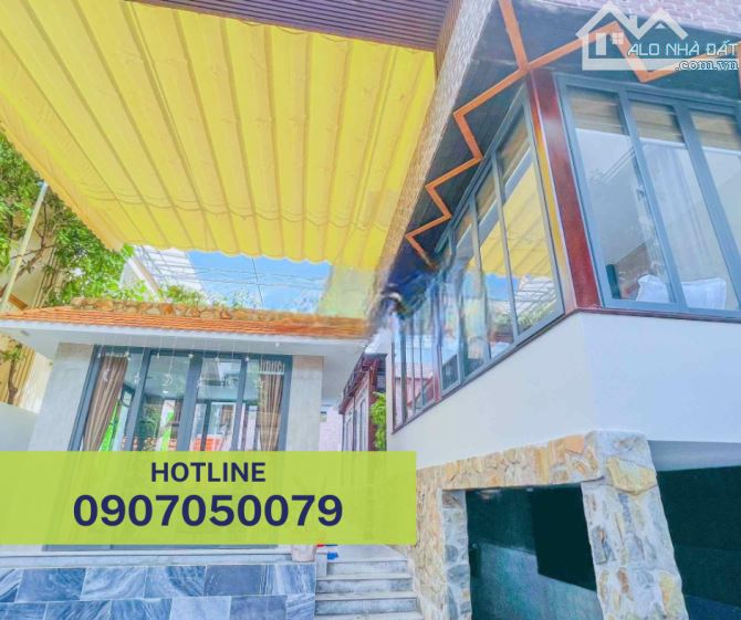 CẦN BÁN BIỆT THỰ HỒ BƠI MỚI ĐẸP (225M2) GIÁ 20 TỶ 1 TRỆT 2 LẦU KHU DÂN TRÍ CAO AN NINH