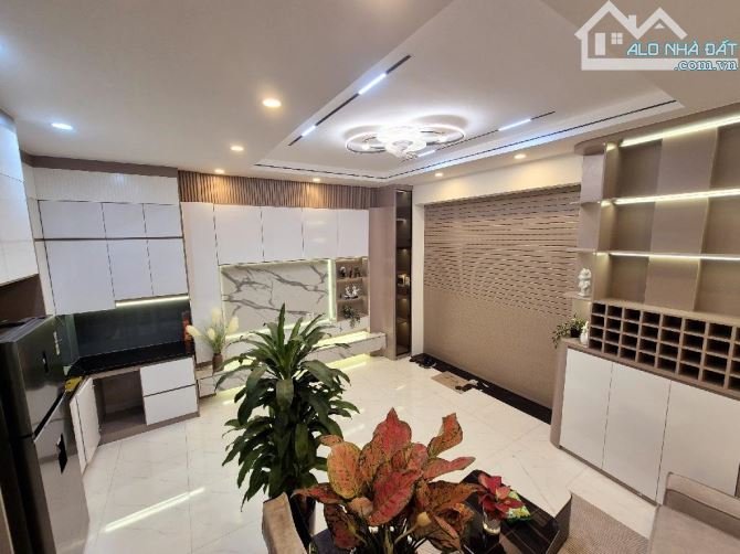 Hòa Bình 7 - 38m- 5 tầng- 8.58 tỷ- lô góc gần ô tô
