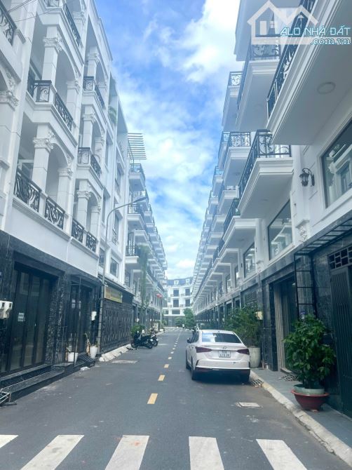 KPL ĐỒNG BỘ - TX38 - Q12 - 4PN - ĐƯỜNG 8M VỈA HÈ - 5 TẦNG - 4x15 - 60m2 - GIÁ 4.6 TỶ - 1