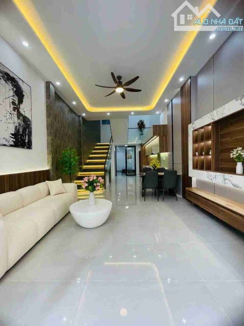 ÔNG ÍCH KHIÊM CHÍNH CHỦ CẦN BÁN NHÀ 3 TẦNG FULL NỘI THẤT 70M2 CHỈ HƠN 4 TỶ - 1