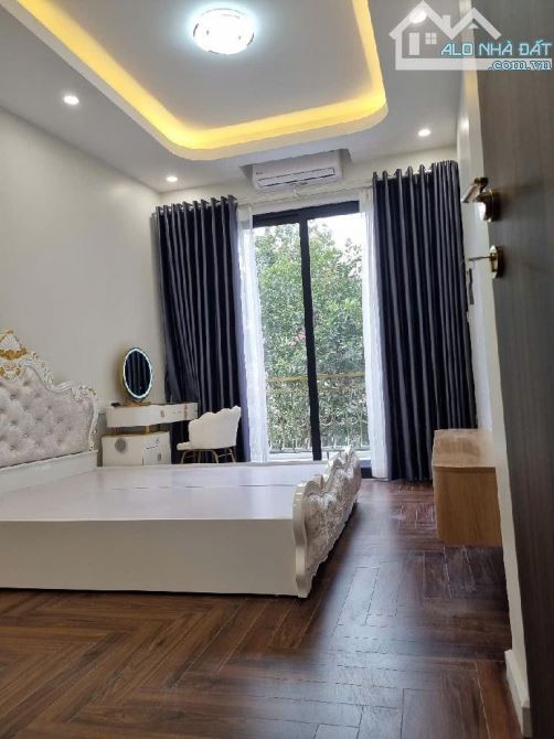 chủ cần bán nhà phố Gia Quất , Long Biên 43m, 5 tầng, giá 5.3 tỷ. - 1