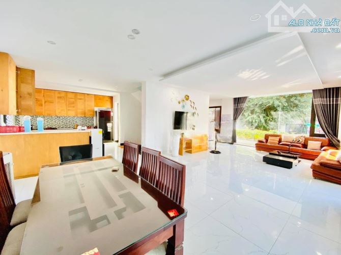 BÁN GẤP BIỆT THỰ HỒ BƠI (351M2) VIP VŨNG TÀU, 2 LẦU + KHÔNG GIAN RỘNG GIÁ CHỈ 24,5 TỶ - 1