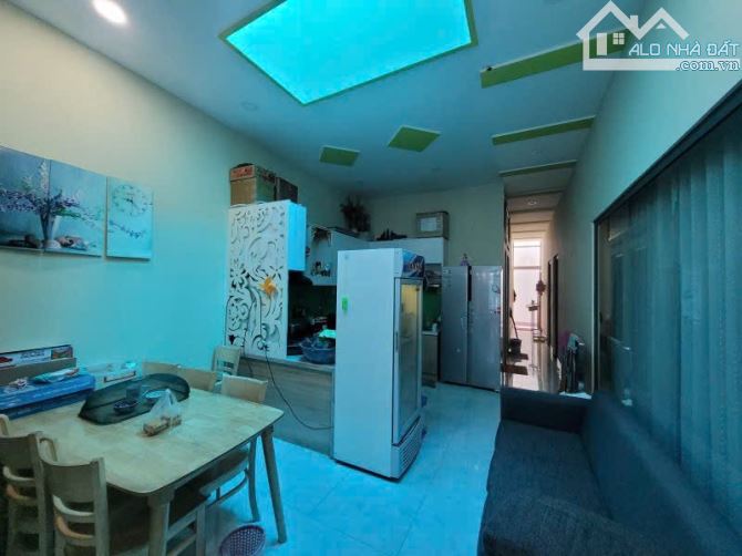 Bán nhà xinh - 140m2 - hẻm ô tô tránh - ngay Hoàng Diệu 2 - Chỉ 10 tỷ hơn - 1