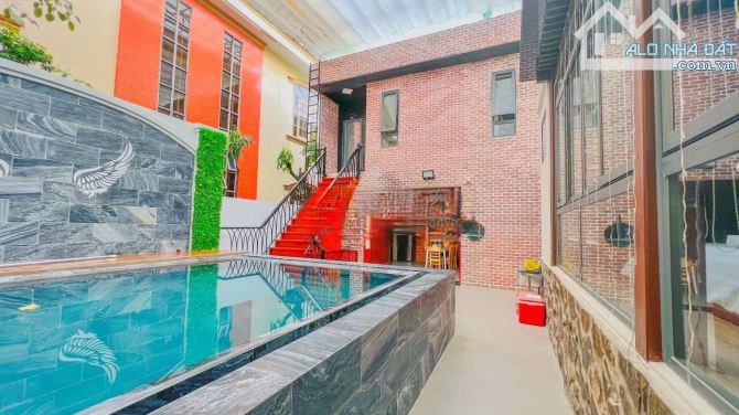 CẦN BÁN BIỆT THỰ HỒ BƠI MỚI ĐẸP (225M2) GIÁ 20 TỶ 1 TRỆT 2 LẦU KHU DÂN TRÍ CAO AN NINH - 2