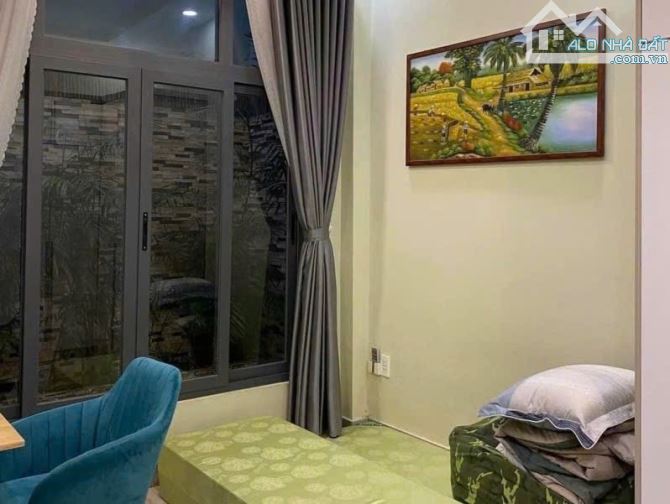 Bán nhà xinh - 140m2 - hẻm ô tô tránh - ngay Hoàng Diệu 2 - Chỉ 10 tỷ hơn - 2