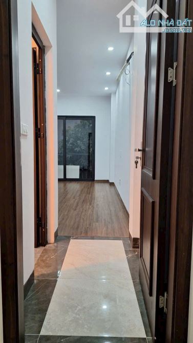 Bán nhà dân xây độc lập phố Việt Hưng, 10m ra ngõ thông ô tô chạy: 35m2 x 5 tầng, hơn 5 tỷ - 7