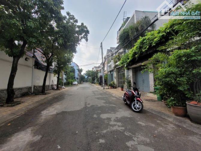 Bán nhà xinh - 140m2 - hẻm ô tô tránh - ngay Hoàng Diệu 2 - Chỉ 10 tỷ hơn - 4