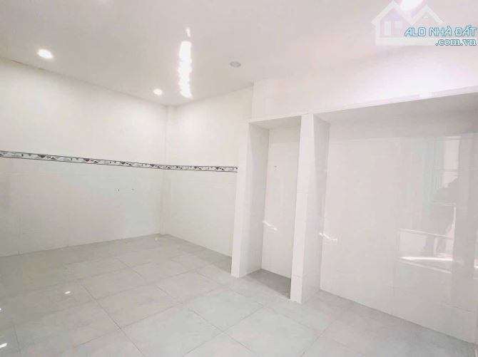 BÁN NHÀ MỚI XÂY PHƯỜNG PHƯỚC HƯNG, THÀNH PHỐ BÀ RỊA, DT: 112m2 GIÁ: 2.4 TỶ - 5