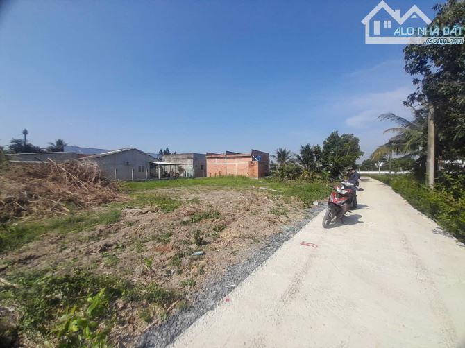 Chủ ngộp, 182m2 đất thổ cư 6x 30m, đường ô tô nguyễn văn mỹ, 575 tr - 6