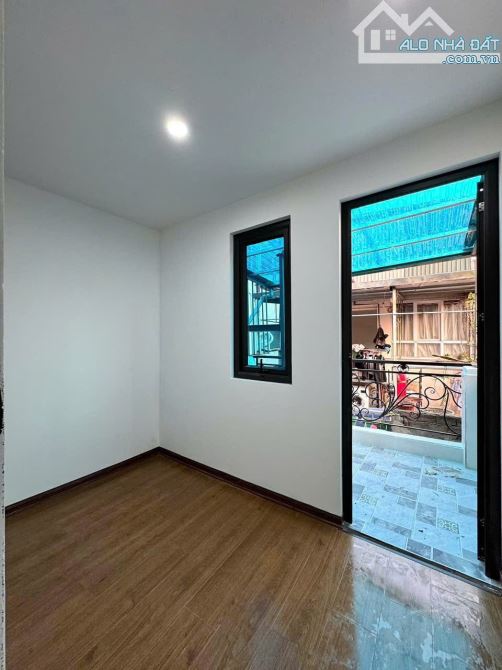 "SÓT LẠI" MỘT CHIẾC NHÀ XINH PHỐ LỚN TÔN ĐỨC THẮNG, XÂY MỚI 33m² x 5 TẦNG. CHÀO BÁN 7.95 T - 6