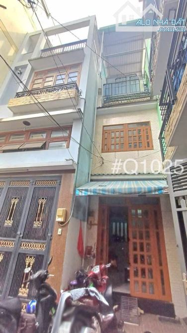 [Q1025] Nhà 4 tầng Ba Tháng Hai, quận 10. (2PN). 2,5 x 8m, chỉ 3,x T - 8