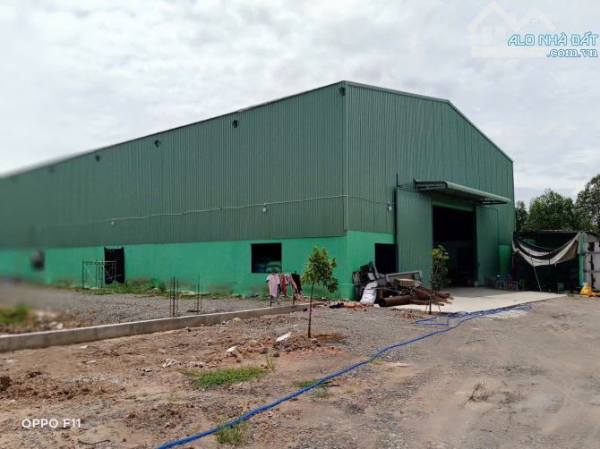 Cho thuê kho xưởng ngoài KCN Đức Hòa, Long An, diện tích : 2.000m2