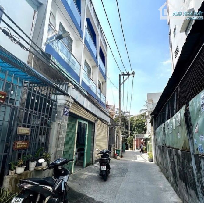BÁN NHÀ 4 TẦNG-XE HƠI-GẦN CĐ CÔNG NGHỆ TP HCM, NGANG 5M, SIÊU RẺ