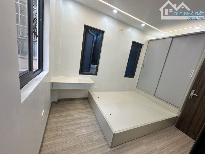 6,5tỷ có nhà Thái Thịnh gần 30m2 ngõ đẹp thẳng tắp,20m ra mặt phố Oto dừng đỗ quay đầu - 2