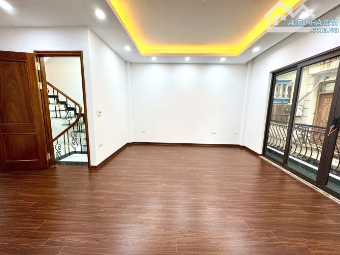 Bán nhà riêng Lĩnh Nam - Mai Động nhà mới tinh full Nội Thất 41m2 x5T - 1