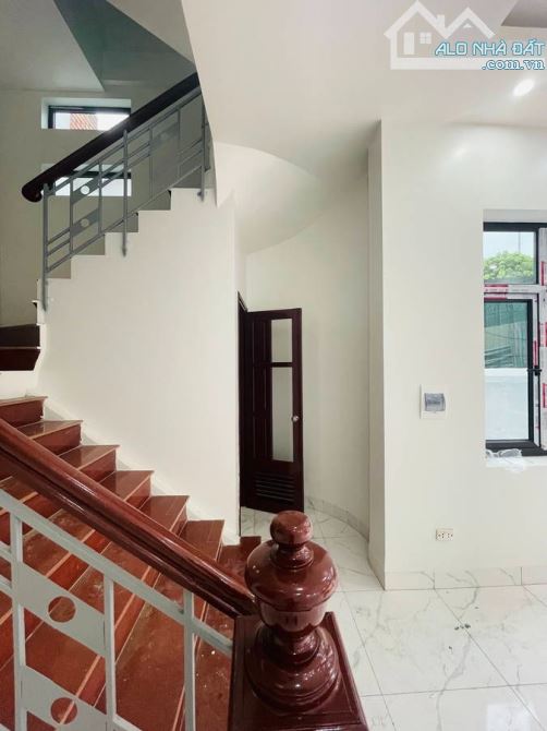 Bán nhà phân lô Ngọc Thụy Long Biên 65m MT 4.6m nhỉnh 10 tỷ mặt đường ô tô tránh - 1