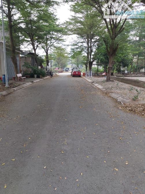 Bán đất Hoàng Anh Minh Tuấn đường Đỗ Xuân Hợp Phước Long B Quận 9 cũ (125m2) 130 tr/m2 - 2