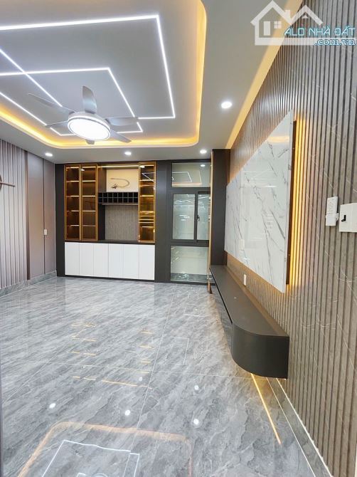 NGAY LÊ VĂN QUỚI-  51M2 .5TẦNG .HẺM Ô TÔ 6M-SIÊU PHẨM ĐẸP MÊ LY -NGANG 4.3M- KHÔNG LỘ GIỚI - 2