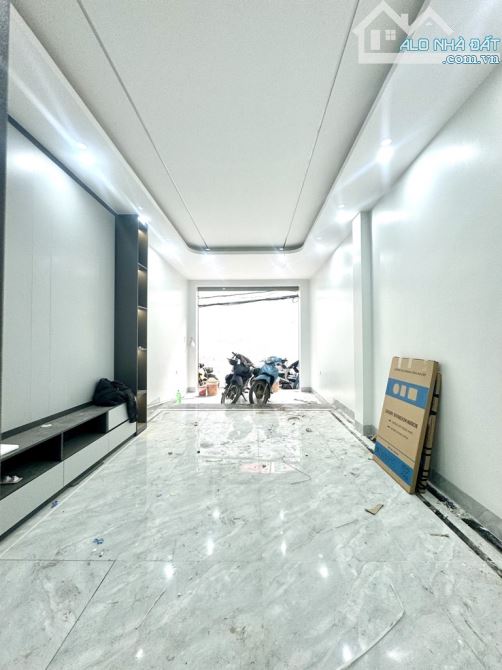 BÁN NHÀ PHỐ TRẦN KHÁT CHÂN --HAI BÀ TRƯNG -40 m2 -6 TẦNG -THANG MÁY - 2