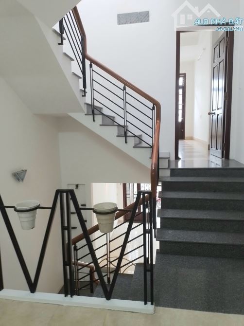 Bán nhà 3 tầng, 80m2 mặt tiền Lê Cơ - Hải Châu - 2