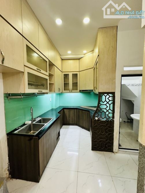 Bán Gấp Nhà HXH Nguyễn Xí, 3 Tầng Gần Vincom, Bến Xe Nhỉnh 6 Tỉ - 2