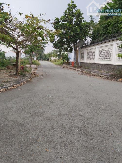 Bán đất Hoàng Anh Minh Tuấn đường Đỗ Xuân Hợp Phước Long B Quận 9 cũ (125m2) 130 tr/m2 - 3