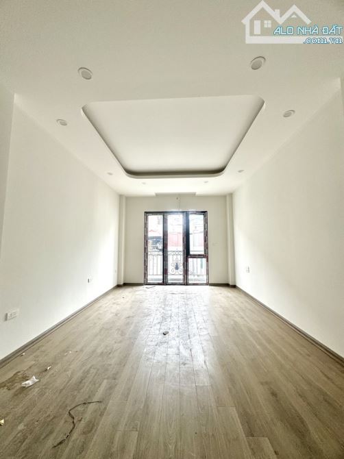 BÁN NHÀ PHỐ TRẦN KHÁT CHÂN --HAI BÀ TRƯNG -40 m2 -6 TẦNG -THANG MÁY - 3