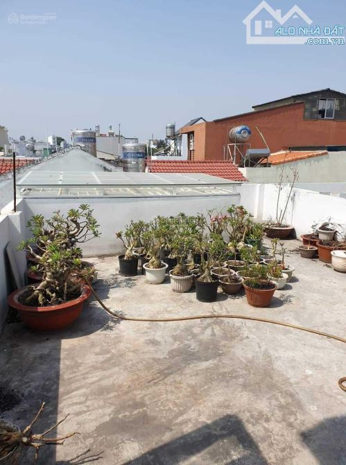 Nhà Dương Quảng Hàm, P. 5, GV. Phía sau TTTM Vincom PVT. Trệt 3 lầu (4,5m x 20m) giá: 9,4t - 3