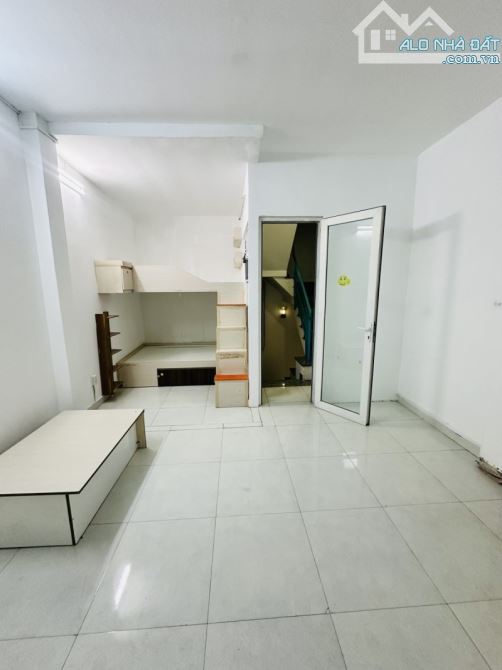 Bán Gấp Nhà HXH Nguyễn Xí, 3 Tầng Gần Vincom, Bến Xe Nhỉnh 6 Tỉ - 3