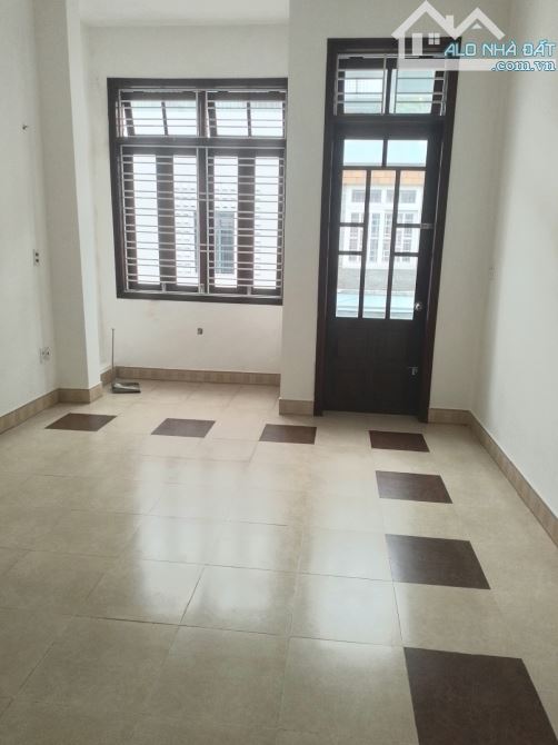 Bán nhà 3 tầng, 80m2 mặt tiền Lê Cơ - Hải Châu - 4