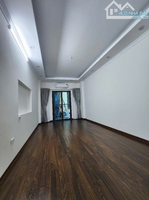 BÁN NHÀ THANH NHÀN, NGÕ NÔNG ,GẦN PHỐ, 6 TẦNG THANG MÁY, 40M2 GIÁ CHỈ 9.X TỶ - 4