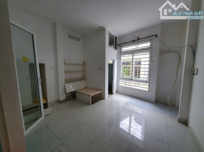 Bán Gấp Nhà HXH Nguyễn Xí, 3 Tầng Gần Vincom, Bến Xe Nhỉnh 6 Tỉ - 4
