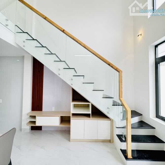 NHÀ TRỆT LỮNG HIỆN ĐẠI XÂY MỚI 3PN LỚN LỘ Ô TÔ TỚI NHÀ- GẦN TRUNG TÂM Đ.NGUYỄN VĂN LINH - 6