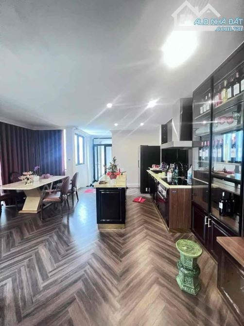 Hoàng Quốc Việt, DT 160M2x6T, MT 10M, giá 131 tỷ Cầu Giấy  toà văn phòng - 2