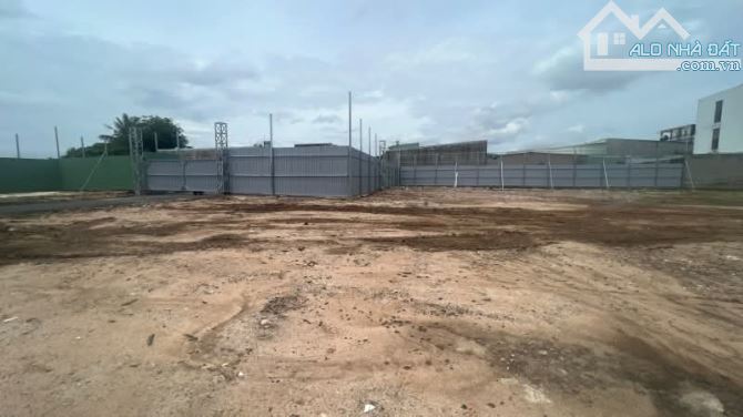BÁN LÔ ĐẤT LỚN 5000M2- LÀM KHO XƯỞNG- ĐẦU TƯ - LÊ THỊ KIM- HOC MÔN -GỌI CHO EM XEM ĐẤT