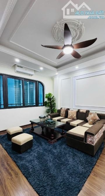 Nhà đẹp ở ngay Miêu Nha, 42m2, 6T, TM chỉ 6,49 tỷ, OTO, KD vip