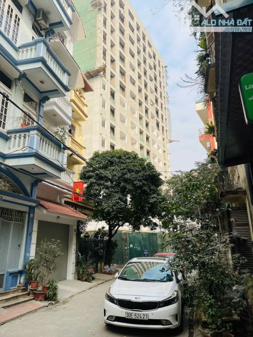 Cần bán nhà đất Phùng Chí Kiên cầu giấy 39m2 5 tầng giá 7.8ty